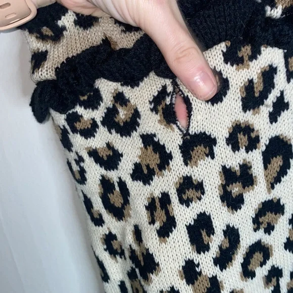 🐚2 adorable dogs sweaters! - Picture 6 of 10